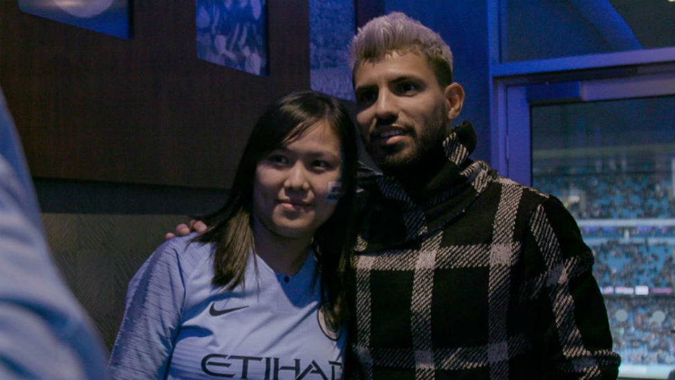 DREAM MOMENT : Chinese supporter Xiaozhou was thrilled to meet her idol Sergio Aguero