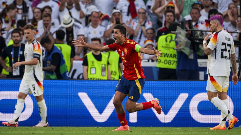 WINNING WAYS : Delight after Spain's last-minute goal in their 2-1 victory