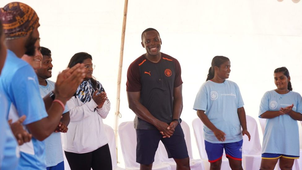 LEADERSHIP: Nedum Onuoha offers leadership advice to Young Leaders at the project 