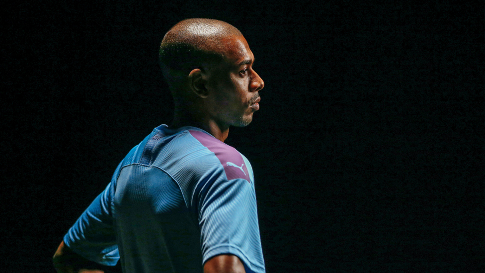 EYES FRONT : Fernandinho is a study in concentration