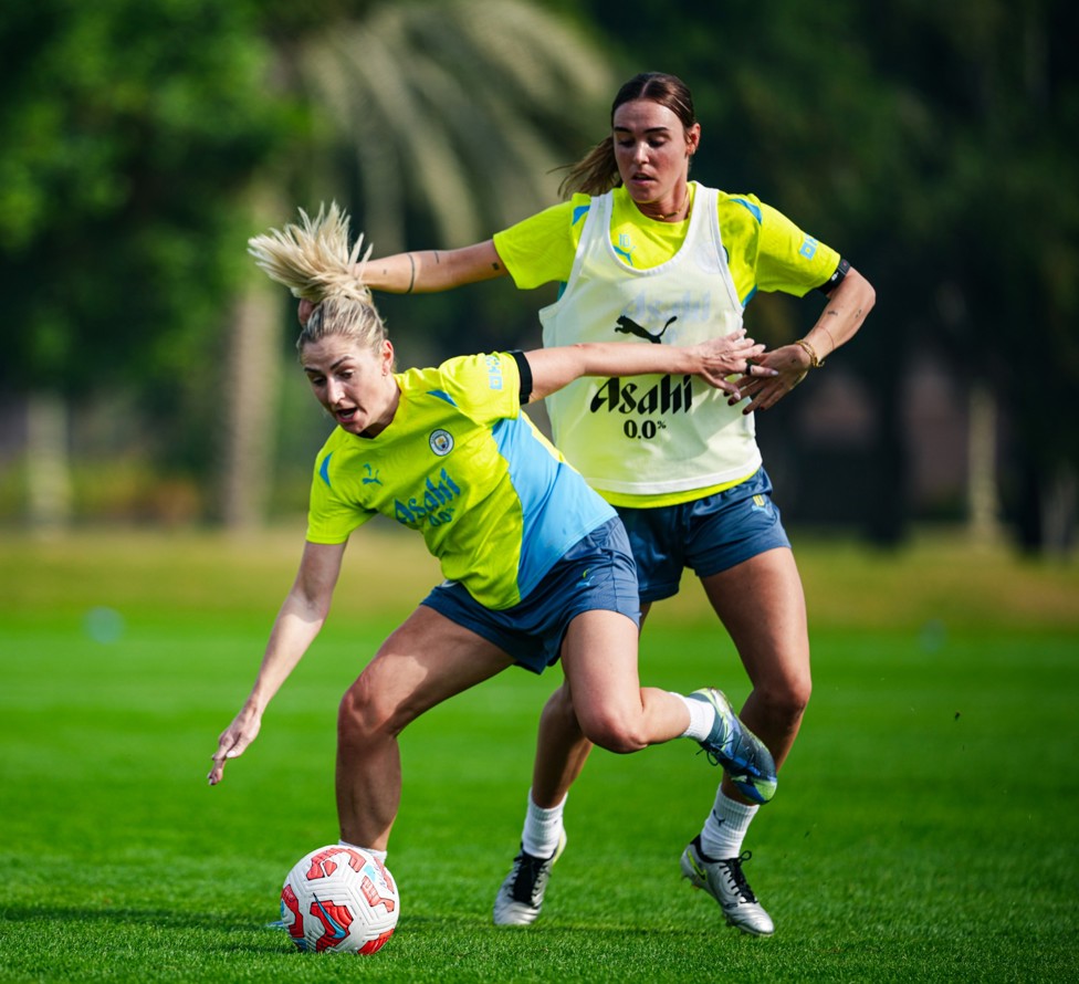 MIDFIELD TUSSLE : Laura Coombs under pressure from Jill Roord