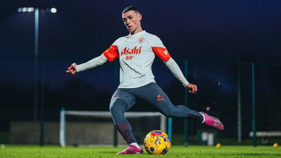 HIT MAN : Phil Foden on the ball