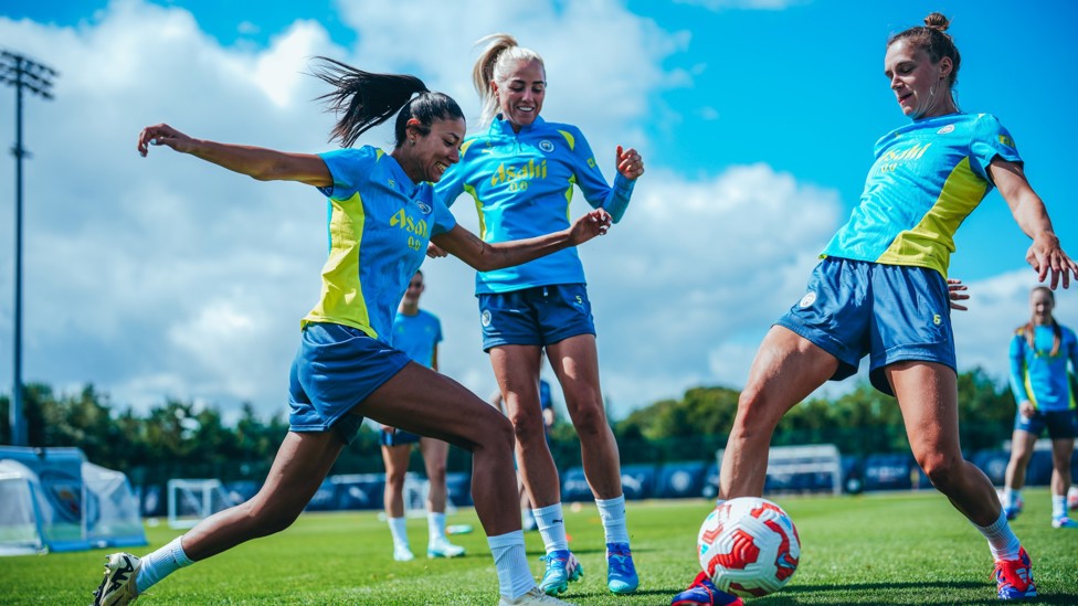 ATTACK V DEFENCE  : Ouahabi and Miedema contest the ball. 