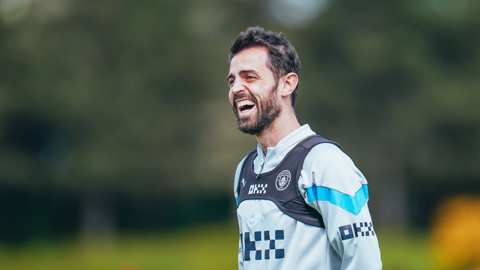 HAPPY MAN : Bernardo Silva enjoying training