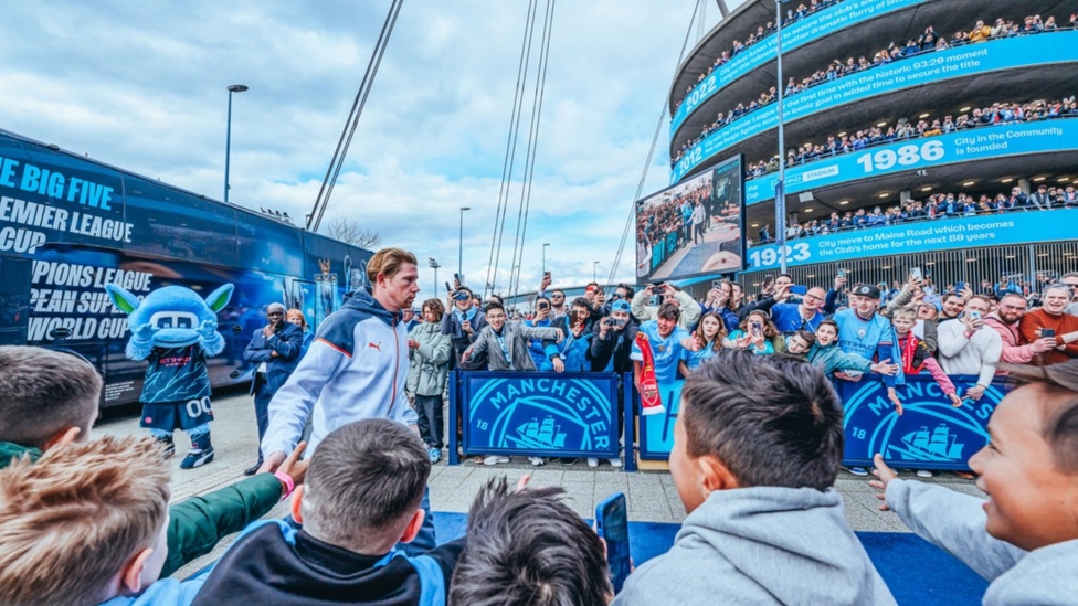 CAPTAIN KEVIN: De Bruyne leading the team into the stadium