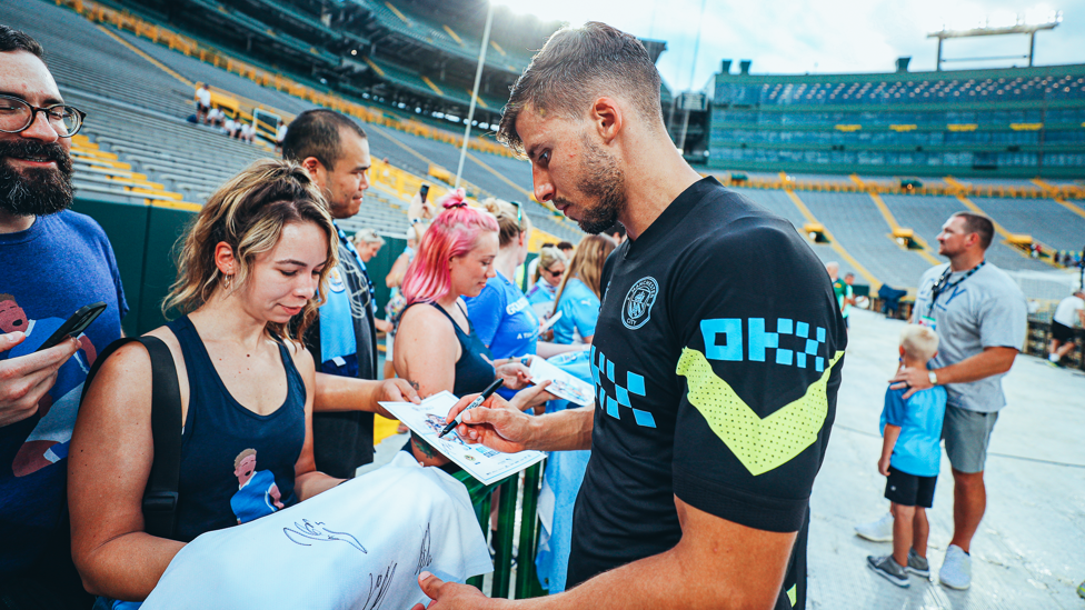 Most tickets sold for Man City-Bayern at Lambeau, hotel rooms scarce