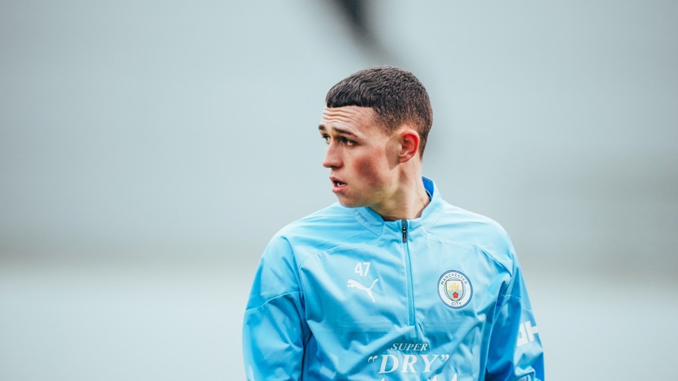 PHIL'S FOCUS : Foden keeps an eye on proceedings