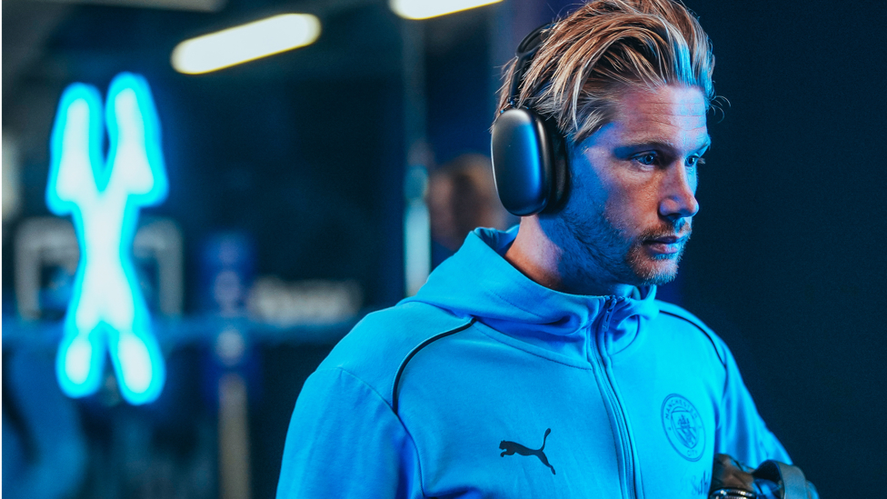 SKIPPER : De Bruyne arrives at the London Stadium.