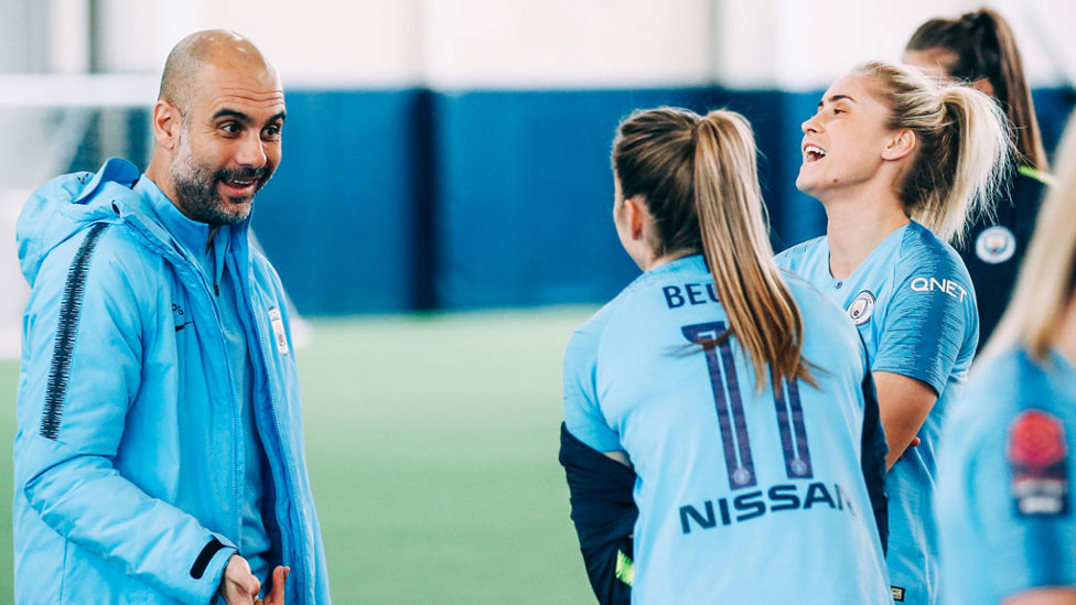 ALL SMILES : Pep shares a relaxed moment with Janine Beckie and Steph Houghton