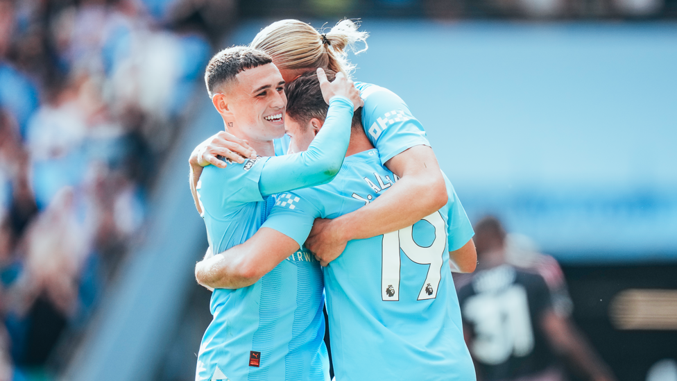 HAALAND HUG: Erling thanks his teammates!