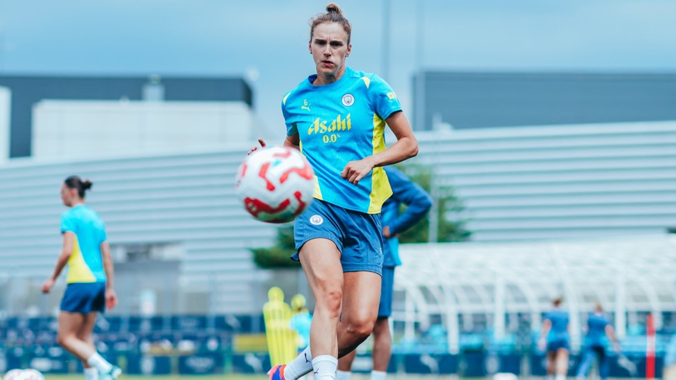 SUPER SIGNING : City's latest recruit Vivianne Miedema putting in the work. 