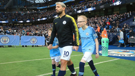 Ryan walking out with Sergio Aguero