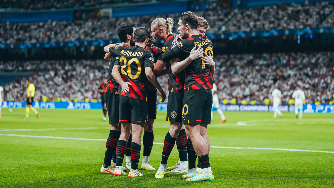 GROUP HUG: KDB feels the love!