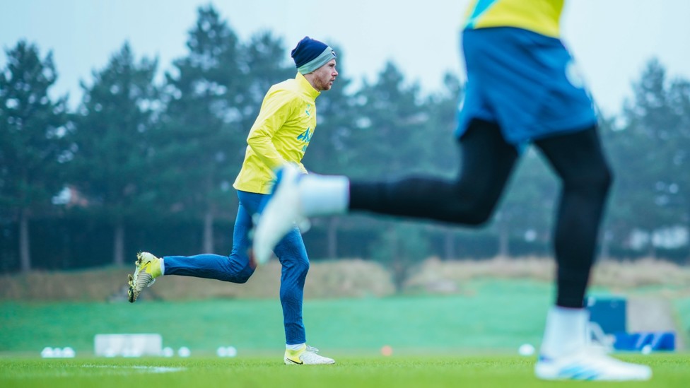 GET SET, GO!  : Kevin De Bruyne puts the work in. 