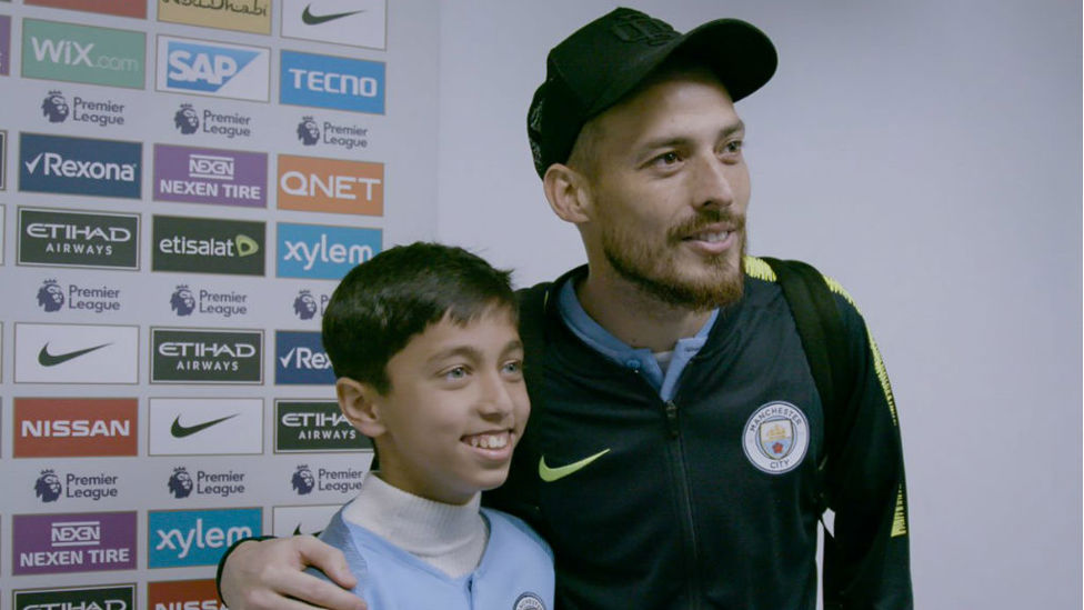 DREAM TIME : Young Indian fan Aarnav meets David Silva