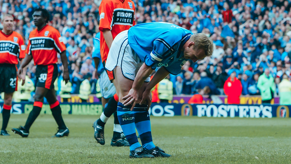 ON THE SPOT : Stuart Pearce reacts to missing a penalty on the final day of the season | 21 April 2002.