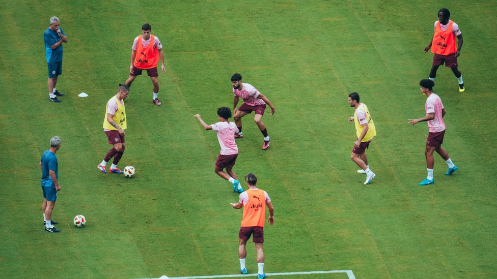 PASS AND MOVE  : Our players prepare to face Chelsea. 