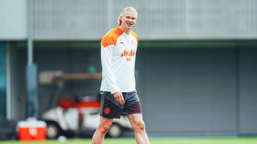 HAPPY HAALAND : Erling on the training pitch