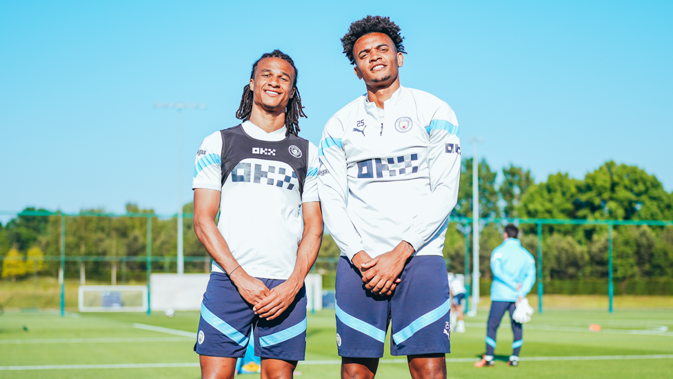 YOU SHALL NOT PASS  : Nathan Ake and Manuel Akanji pose for our camera!