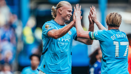 HIGH FIVES: Haaland and De Bruyne celebrate.