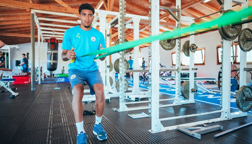 Stretch! : Michael Okeke in the gym