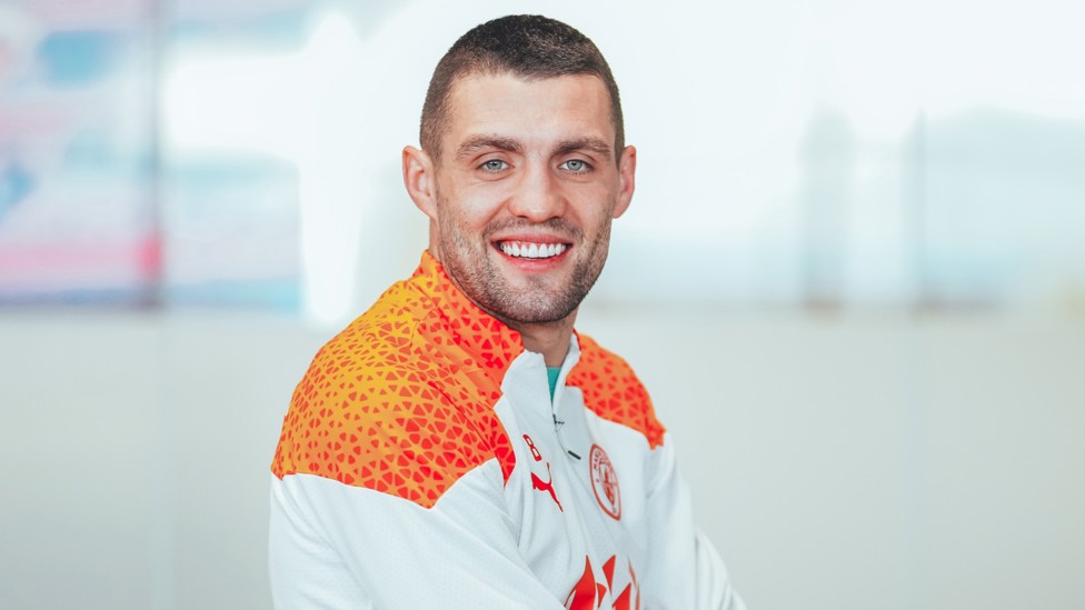 HI, MATEO! : Kovacic spots the camera during a cycle session.