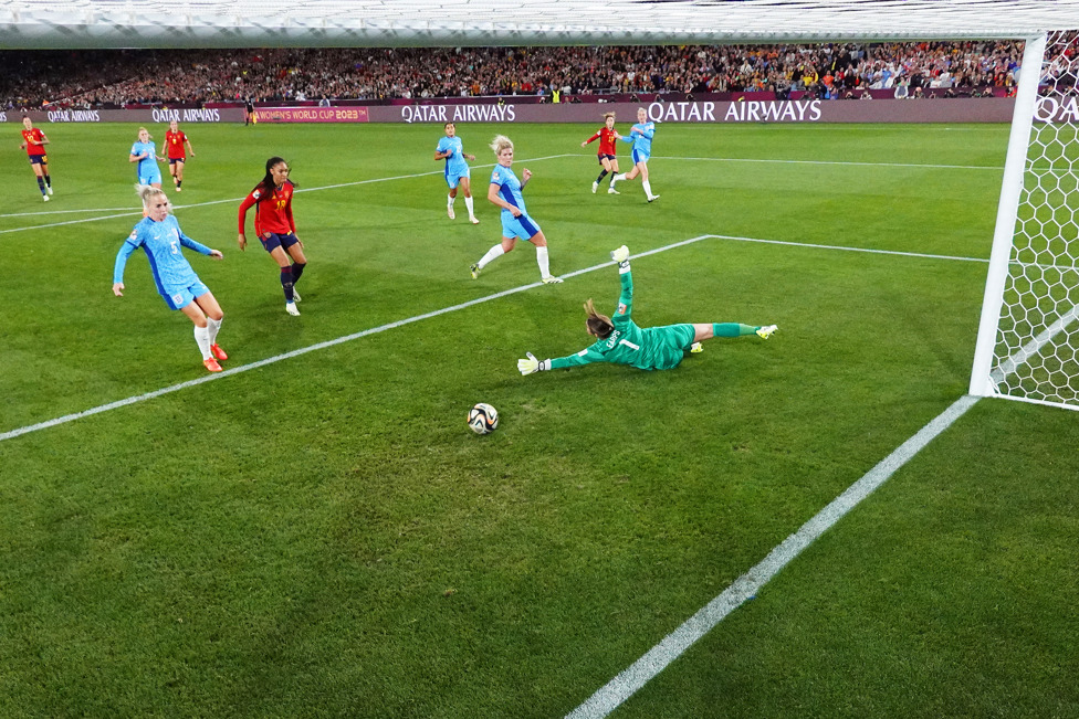 ADVANTAGE, SPAIN : Spain take the lead in the 29th minute after Olga Carmona fires the ball into the bottom corner. 