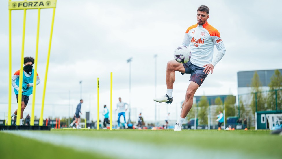 RUBEN'S READY : Dias puts in the hard work