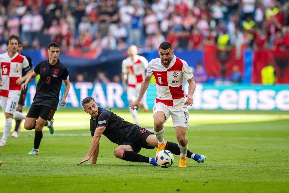 UNFAZED : Mateo Kovacic was too quick and strong against Albania. 