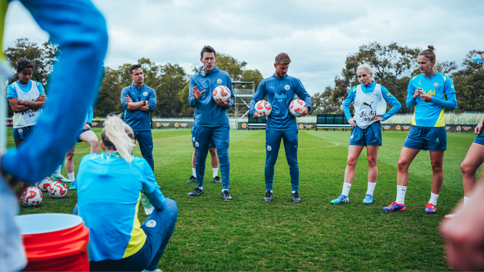 GATHER ROUND : Gareth Taylor talks his players through the upcoming session