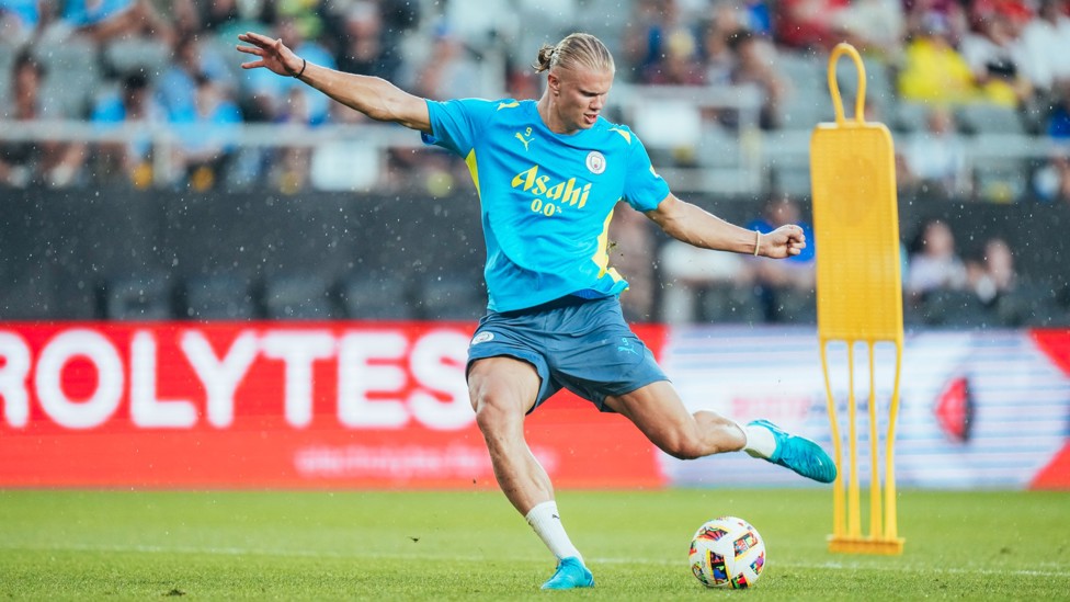 NUMBER NINE : Erling Haaland shapes to shoot