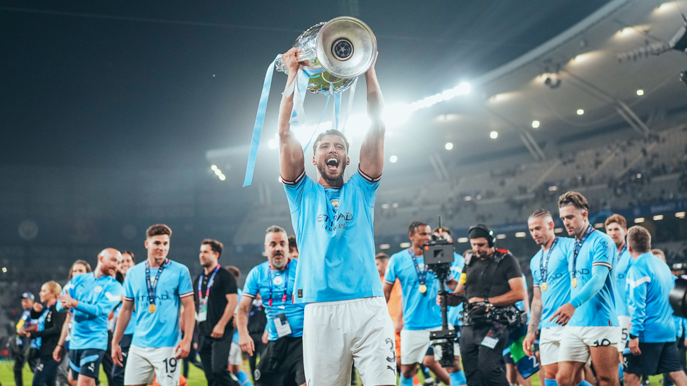 Gallery: 2022/23 Champions League trophy lift!