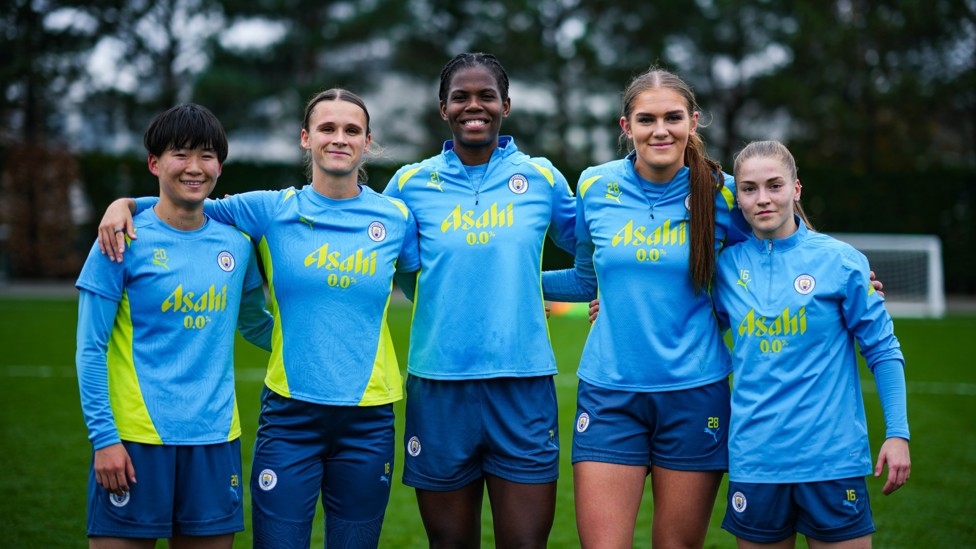 SQUAD GOALS : The players stop for a photo