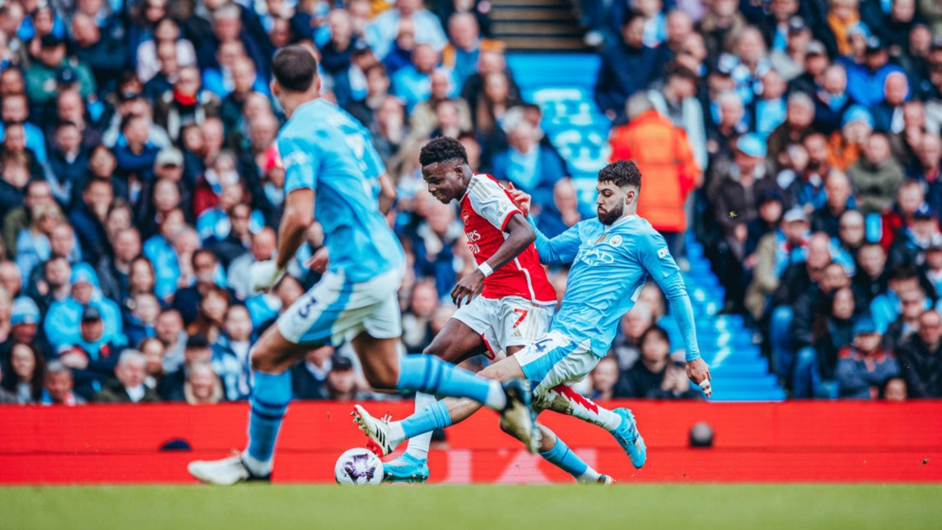 NO ENTRY: Josko Gvardiol stops Bukayo Saka in his tracks.