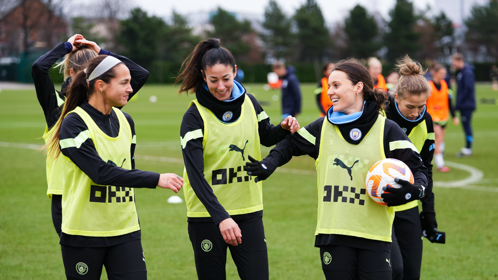 ALL SMILES : Deyna Castellanos, Leila Ouahabi and Hayley Raso