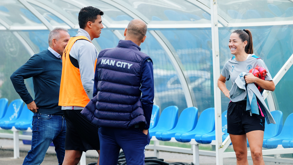 ¡Hola! : Rodrigo and Pep Guardiola catch up with Vicky Losada