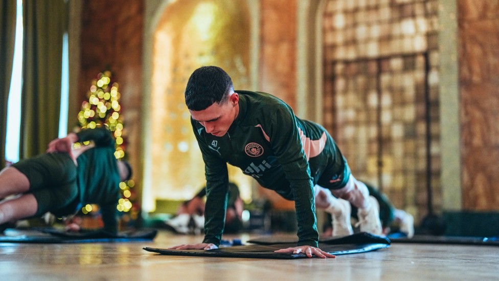 PLANKING : Phil Foden tests his core