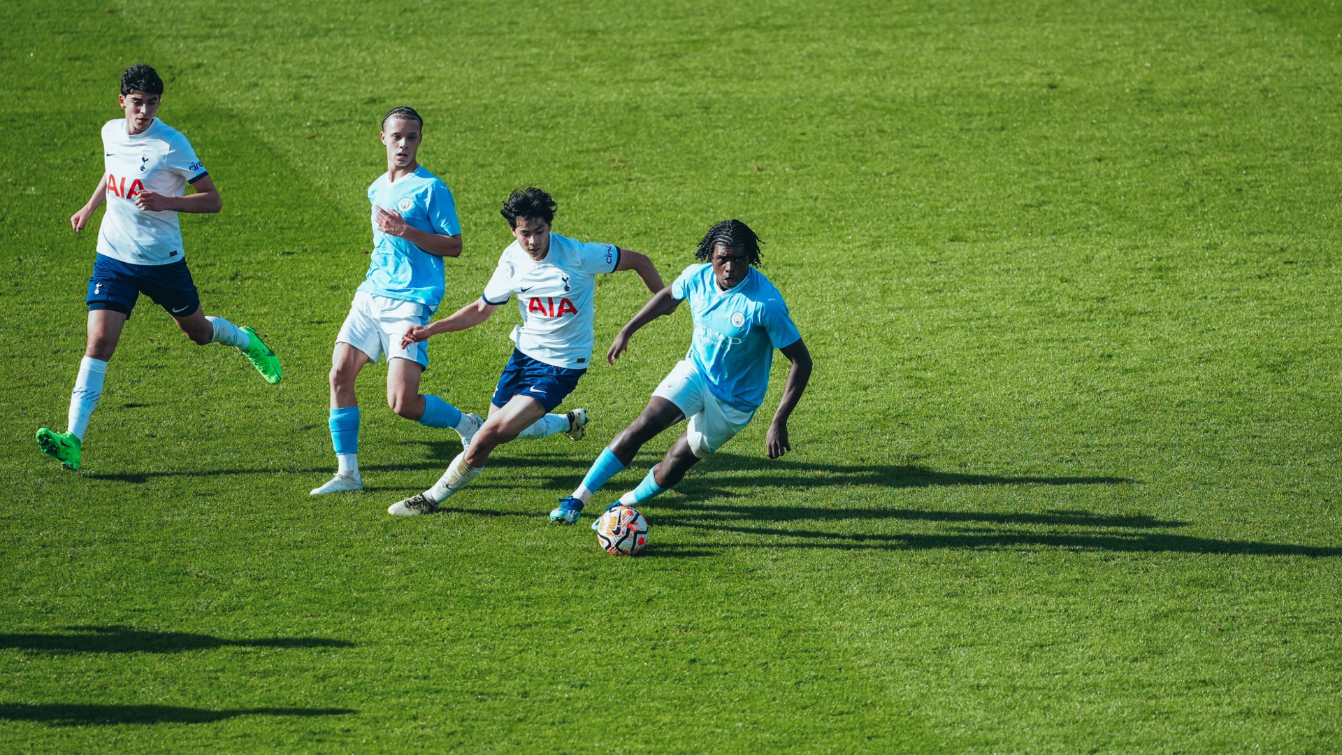 TWIST IN THE TALE : Jaden Heskey takes the fight to Spurs.