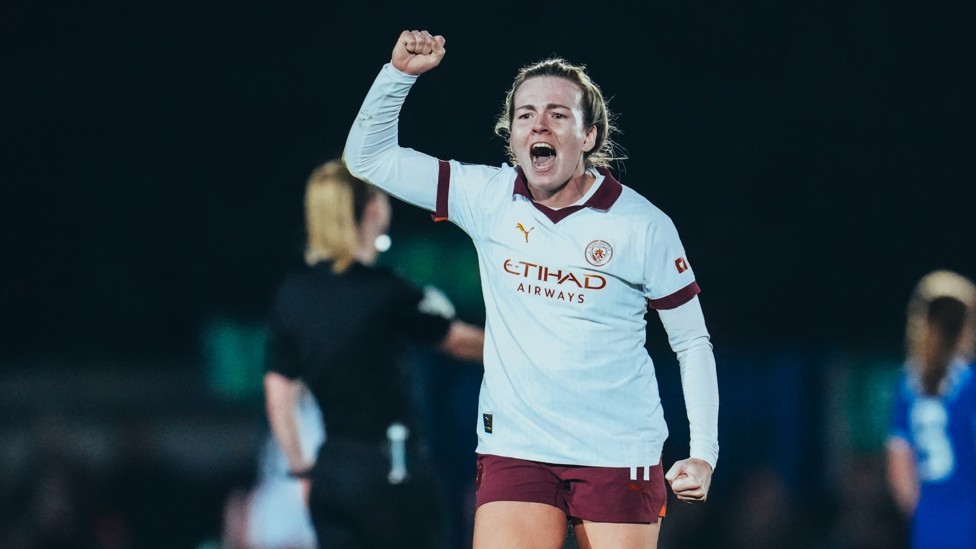 PASSION : Lauren Hemp's full-time reaction says it all!