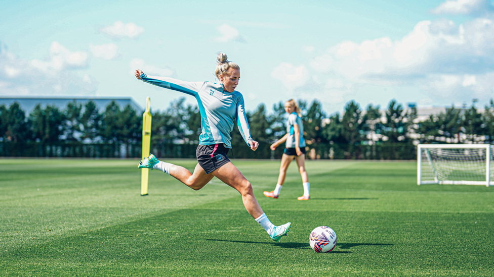 ACTION SHOT : Target practice for Alex Greenwood