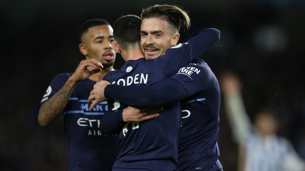 ENGLISH CONNECTION : Grealish and Foden celebrate the second goal!