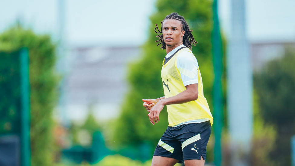 AGILE AKE : Nathan Ake is fully focused on the task in hand.