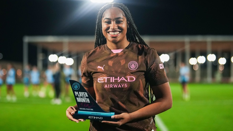 PLAYER OF THE MONTH : Khiara Keating picks up her Etihad Player of the Month award