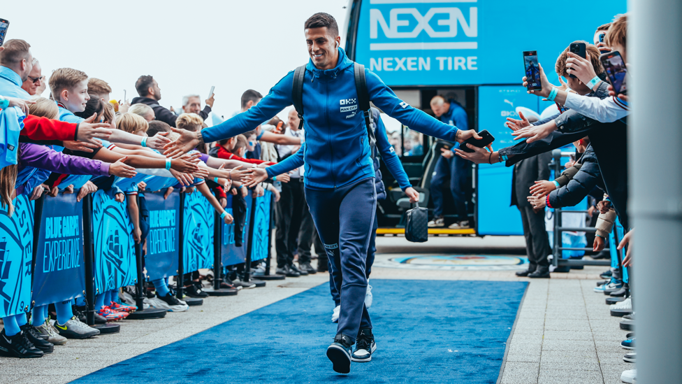 CANC-HELLO : Joao greets the fans on his way into the stadium.