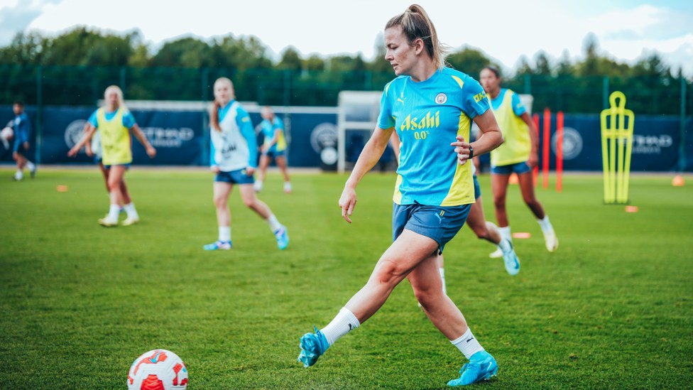 BACK IN BUSINESS : Lauren Hemp in her second pre-season training session after the summer.