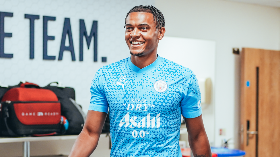 HOME SWEET HOME  : Manuel Akanji returns to training after lifting the Treble.