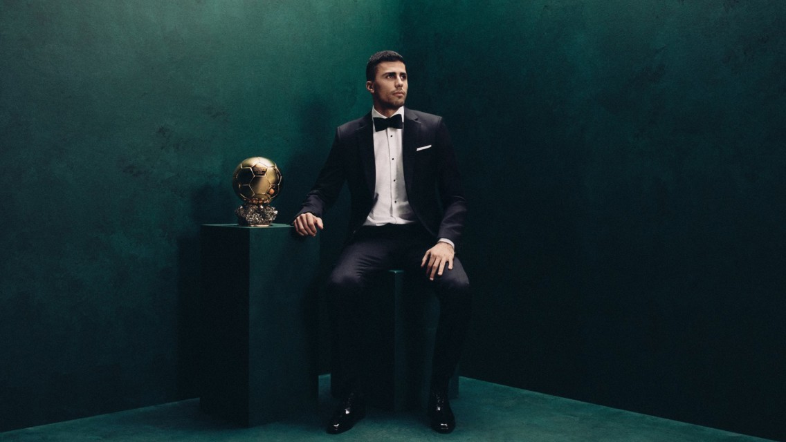 Gallery: Rodri gets suited up with his Ballon d'Or trophy