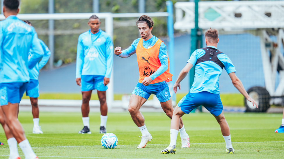 PINPOINT  : Grealish looks for a teammate when in possession. 