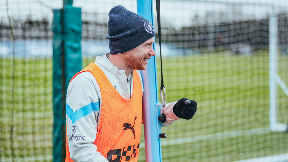 MATCH OF THE DAY : Kevin De Bruyne wears his hat and gloves