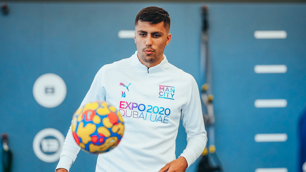 RODRI AND RARING : Rodrigo keeps the ball in the air